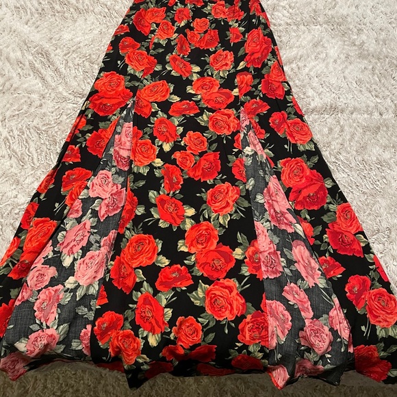 Red and Black Floral Print Maxi Dress NWT - Picture 2 of 7